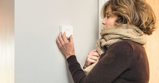 Adjusting the heating thermostat
